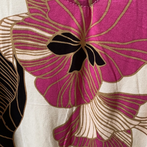 Agnes & Dora fitted v-neck tank. NWT - Picture 2 of 5